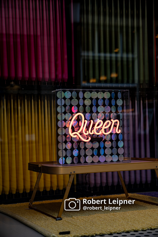 Schaufenster Schild Queen