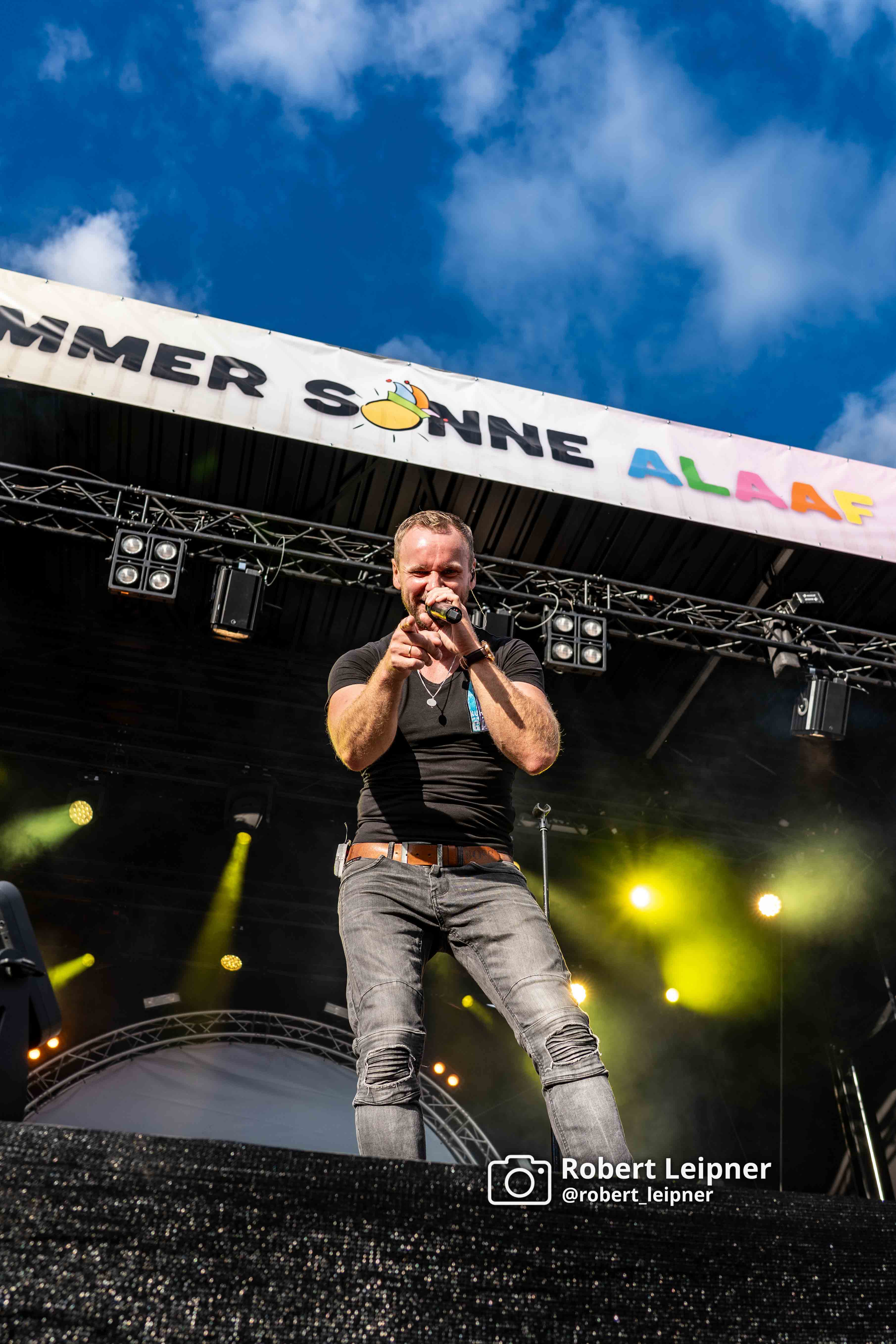 Kuhl un de Gäng mit Sänger auf dem Sommer Sonne Alaaf in Schloss Neuhaus
