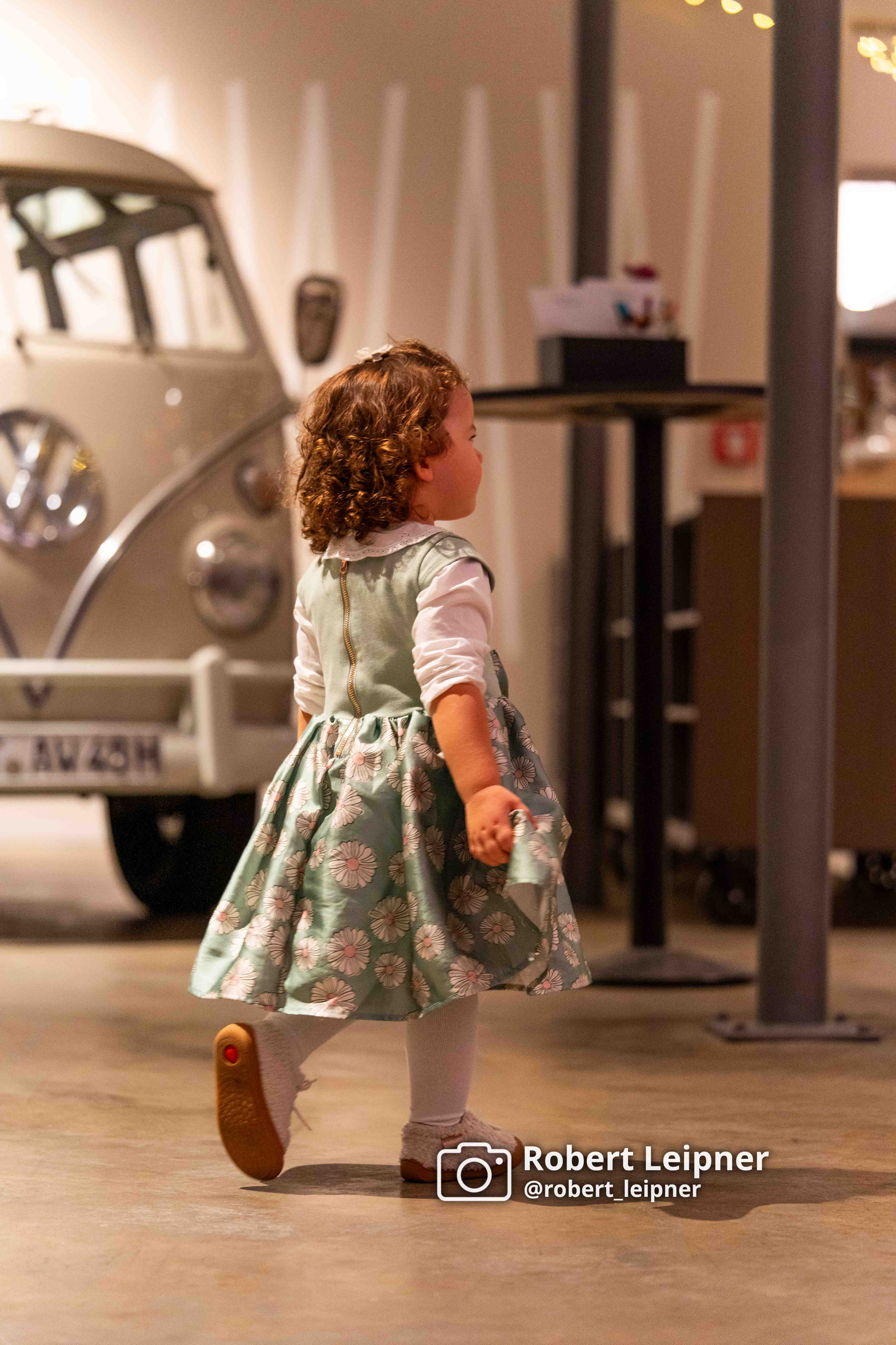 Kind auf einer Hochzeitsfeier